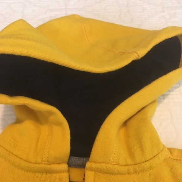 6-9m (2/$20) OshKosh Hoodie - Picture 5 of 11